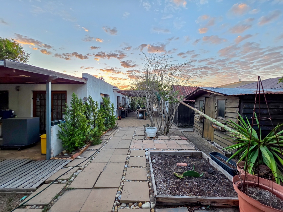 4 Bedroom Property for Sale in Sunridge Western Cape